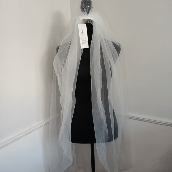 Other - Elegant Long Knee-length White Bridal Veil‎ With Comb (New)